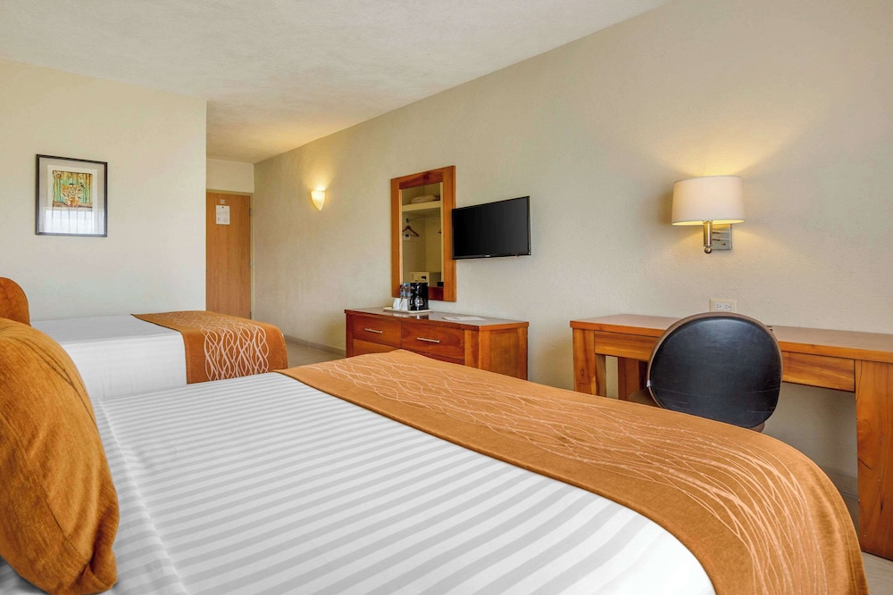 Standard Double Room, 2 Double Beds, Non Smoking - Photo 5