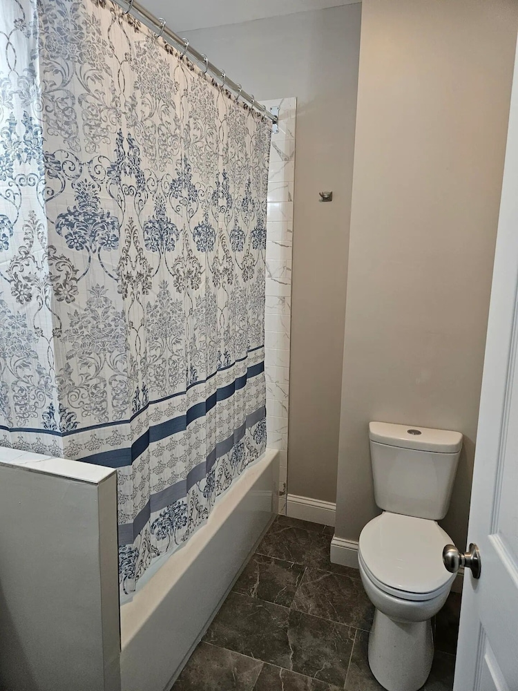 Comfort Apartment, 5 Bedrooms, Patio photo 2