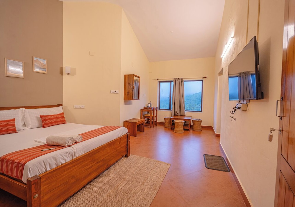 Deluxe Double Room, Hill View photo 3