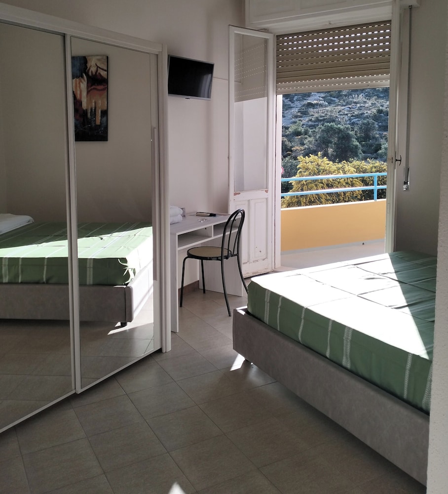 Standard Double Room, Hill View - Photo 1