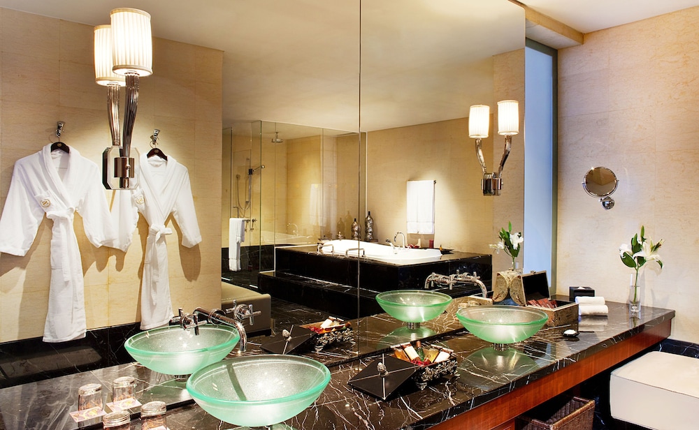 Club Suite, 1 Bedroom, City View - Photo 6