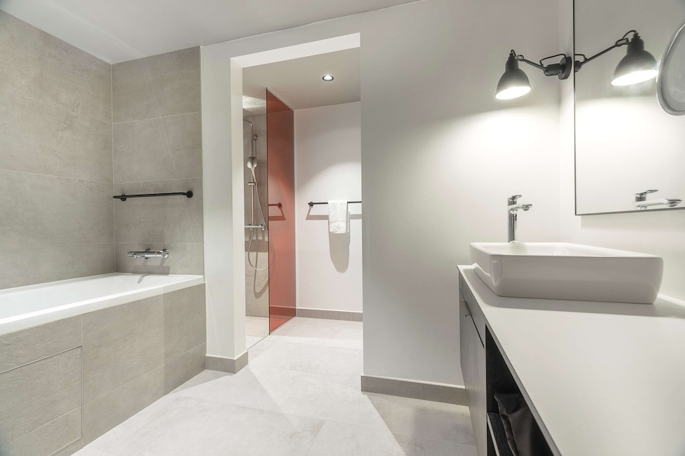 City Suite, City View - Photo 7