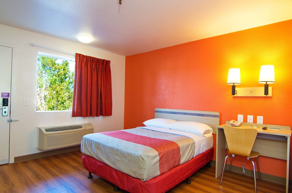 Standard Room, 1 Double Bed, Non Smoking photo 1