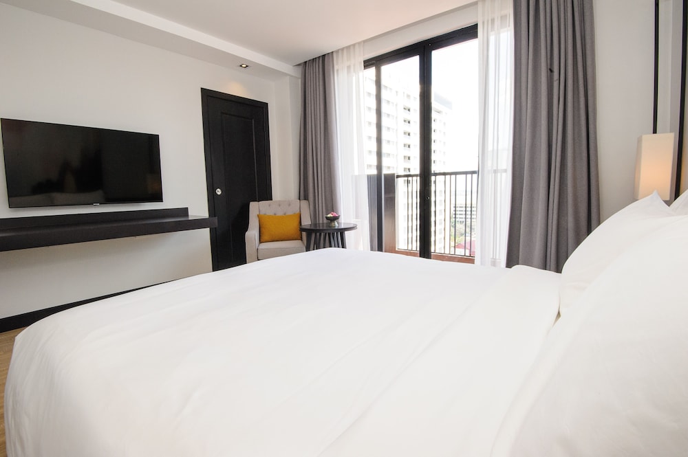 Deluxe Double Room, 1 King Bed - Photo 8