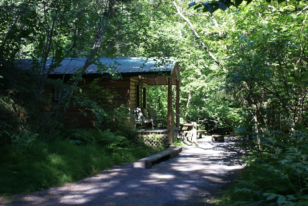 Spring Cabin (Shared Restroom) photo 3