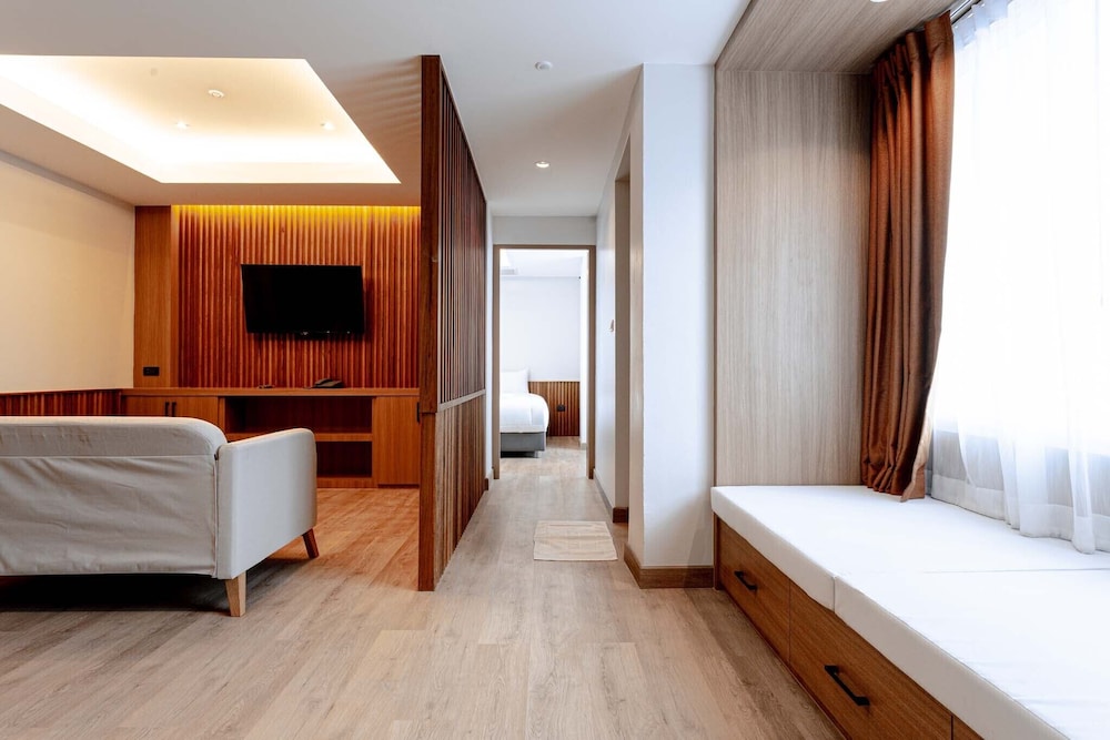 Two Bedroom Suite - Photo 3