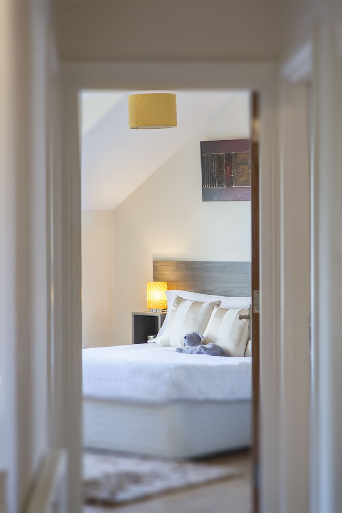 Deluxe Family Room - Photo 8