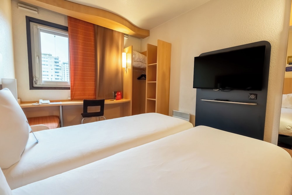Standard Room, 2 Twin Beds - Photo 1
