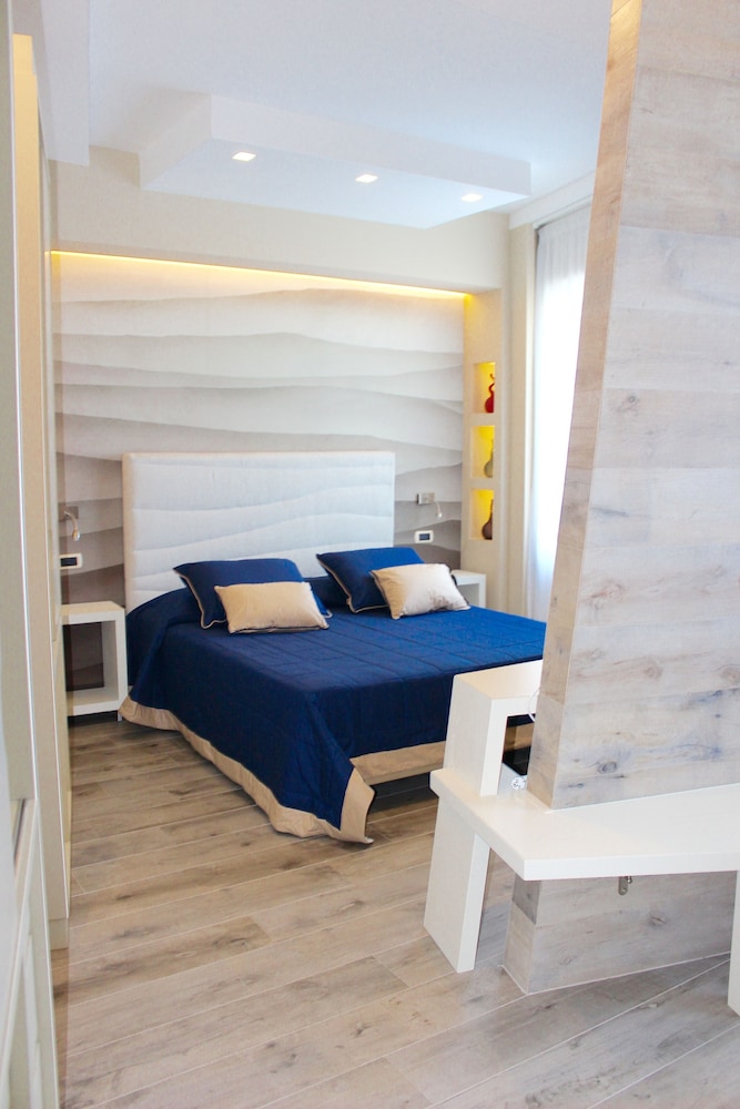 Deluxe Double Room, Non Smoking, Sea View - Photo 1