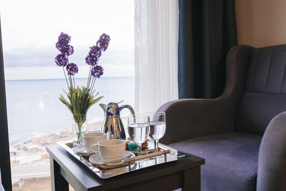 Executive Suite with Balcony and Sea View - Photo 2