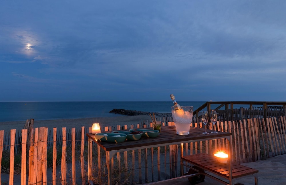 Standard Room, 1 Queen Bed, Sea View - Photo 5