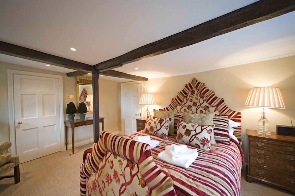 Luxury Room, 1 King Bed (Edwardian) photo 1