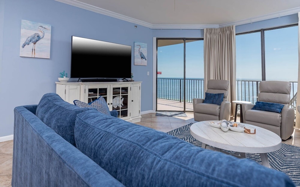 Condo, 3 Bedrooms