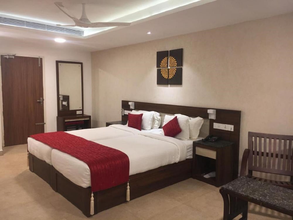 Executive Room - Photo 17