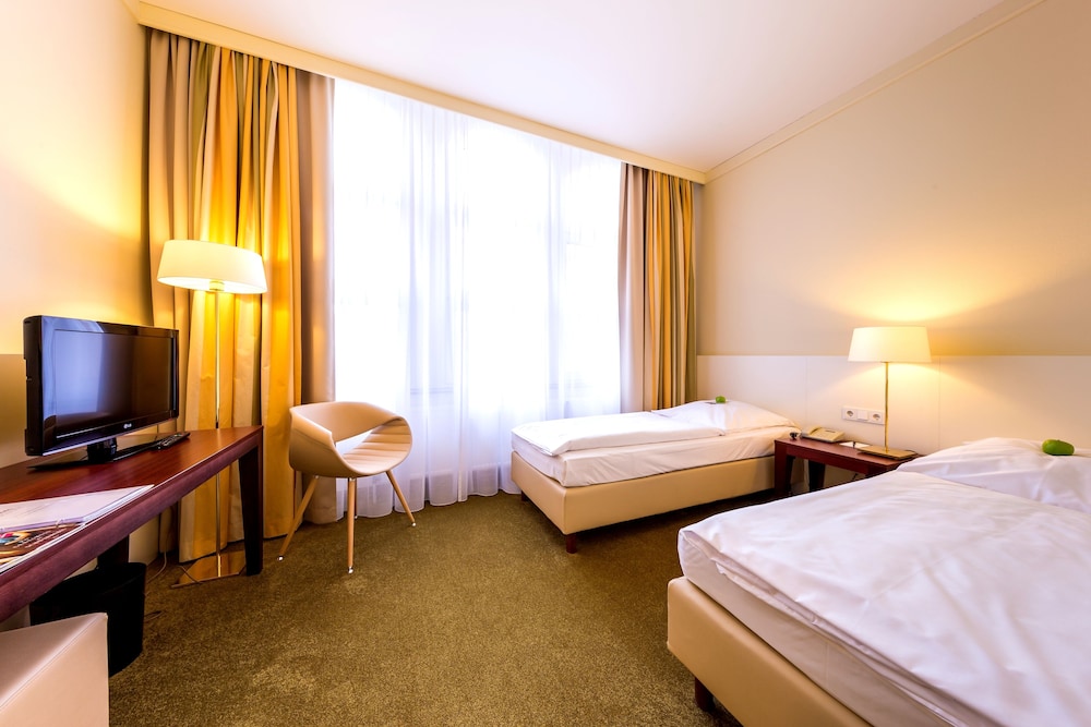 Standard Double or Twin Room photo 2