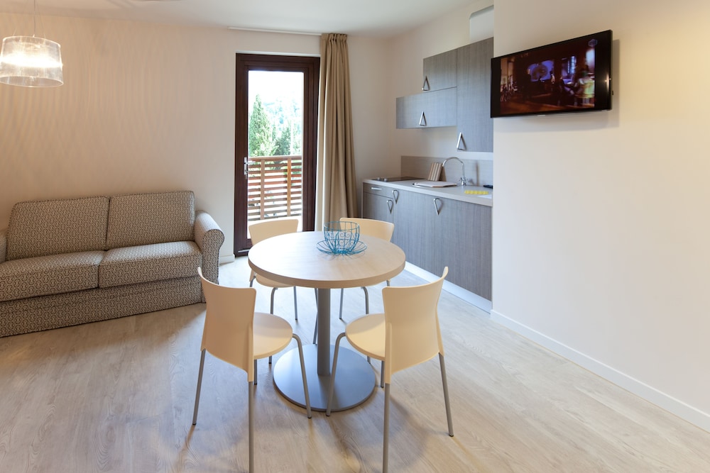 Apartment, Ground Floor photo 3
