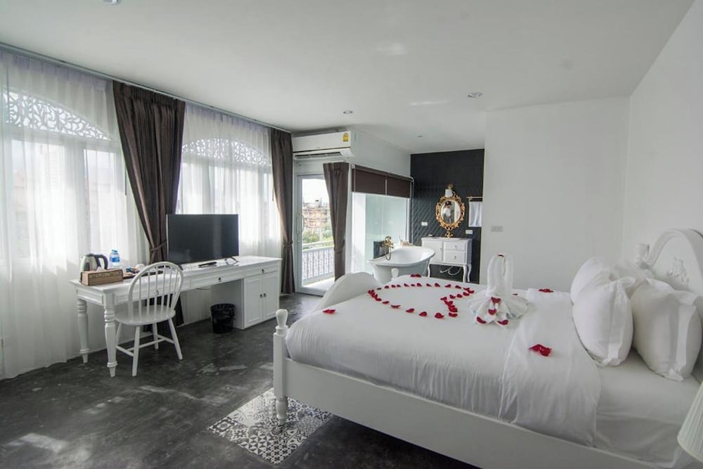 Deluxe Double Or Twin Room