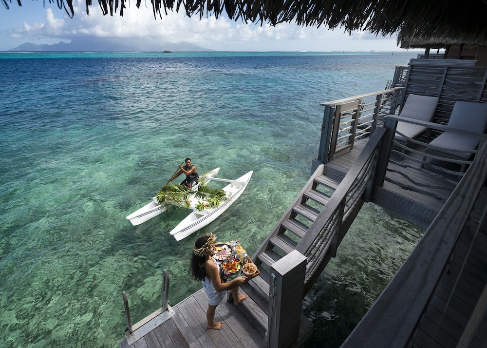 Bungalow, 1 King Bed, Ocean View, Overwater