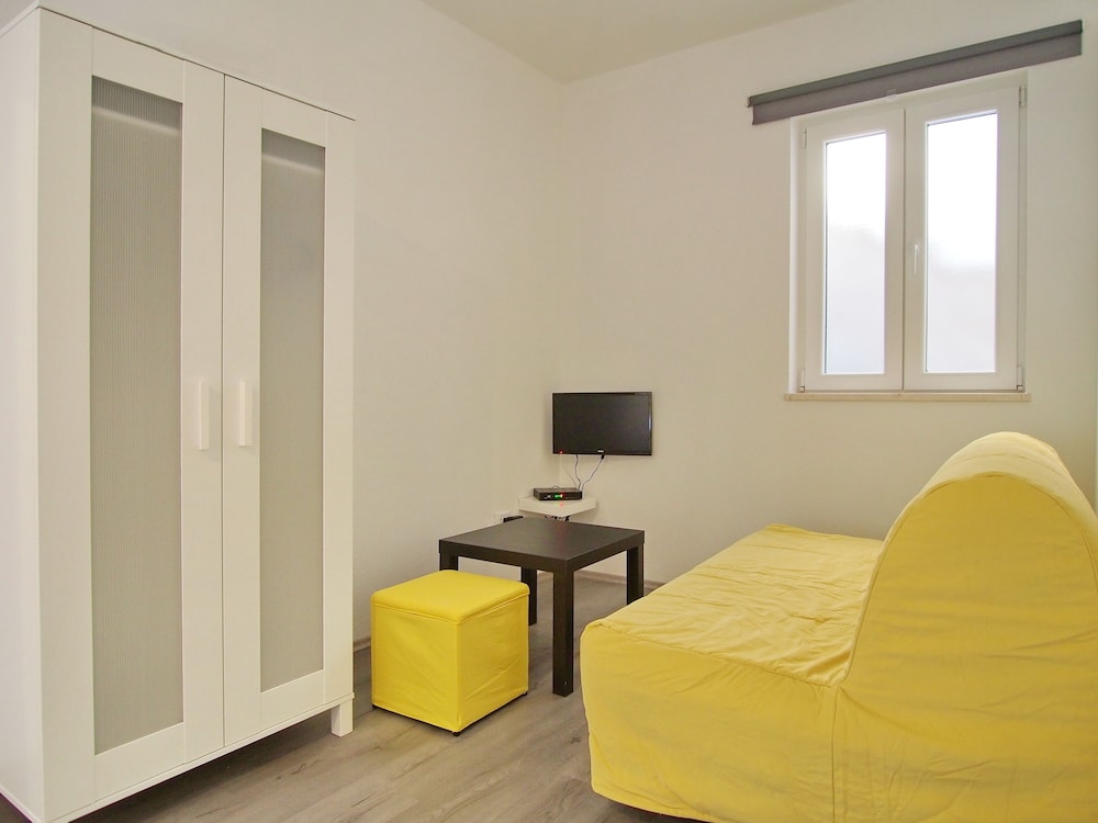 Standard Double Room, 1 King Bed with Sofa bed, Partial Sea View photo 2
