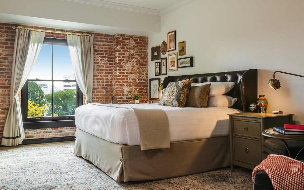 Classic Room, 1 King Bed, Mobility Accessible (Salle) photo 1