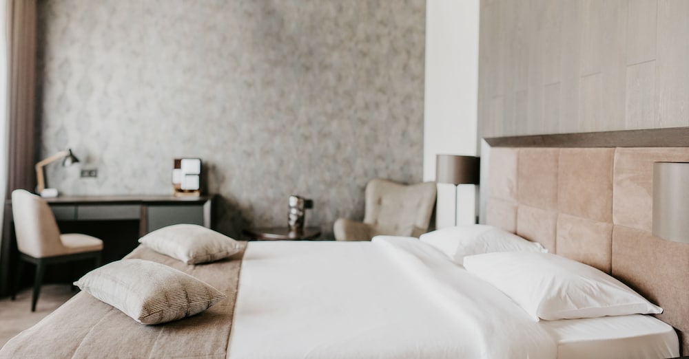 Junior Double Room, 1 King Bed photo 1