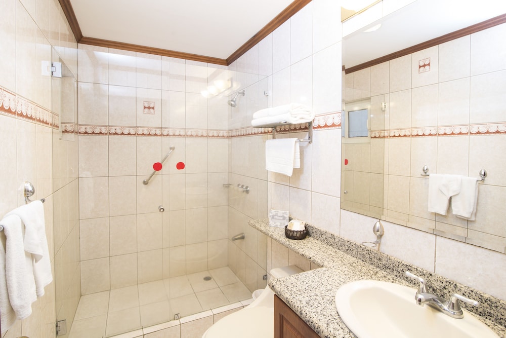 Family Suite - Photo 8