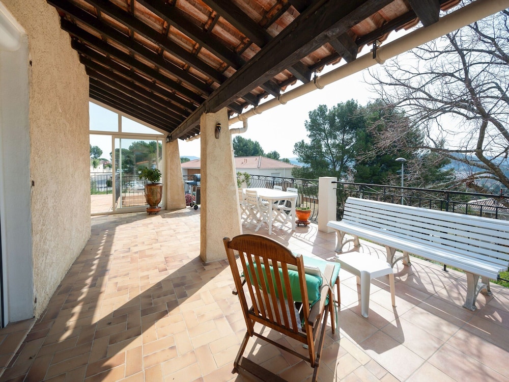 Villa photo 3