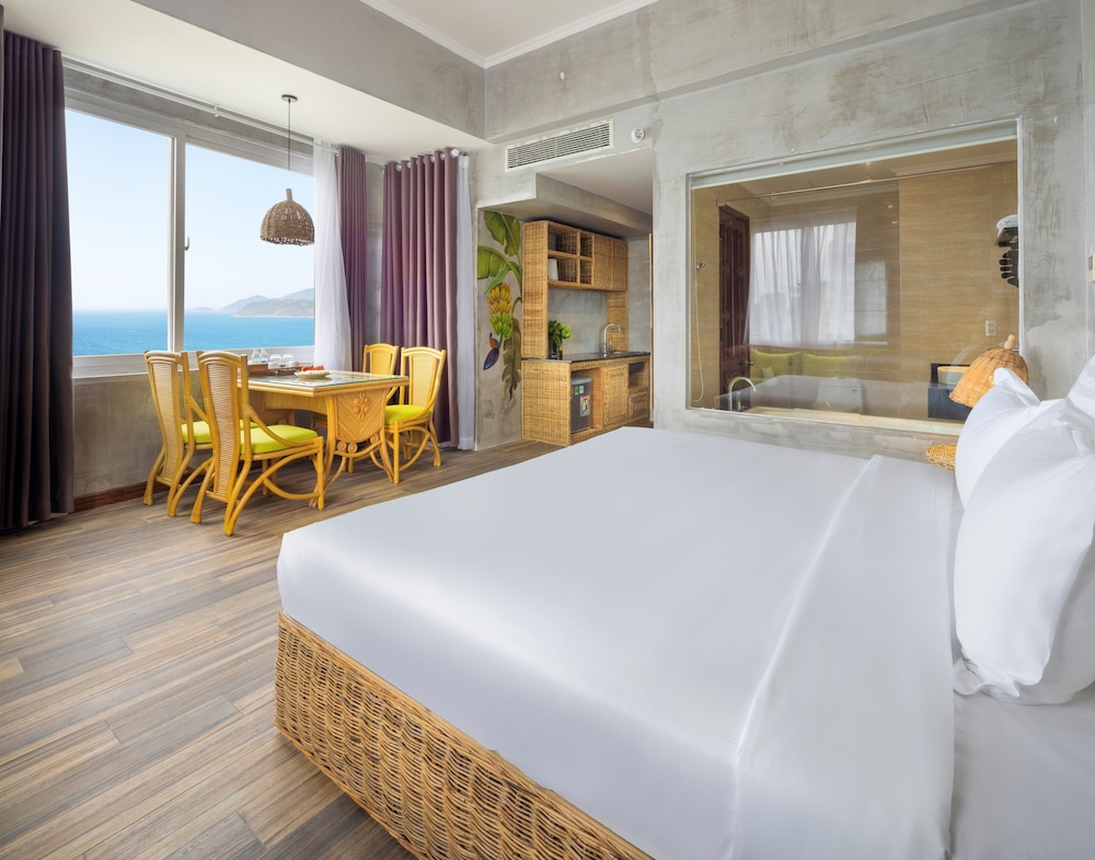 Studio, Sea View - Photo 1