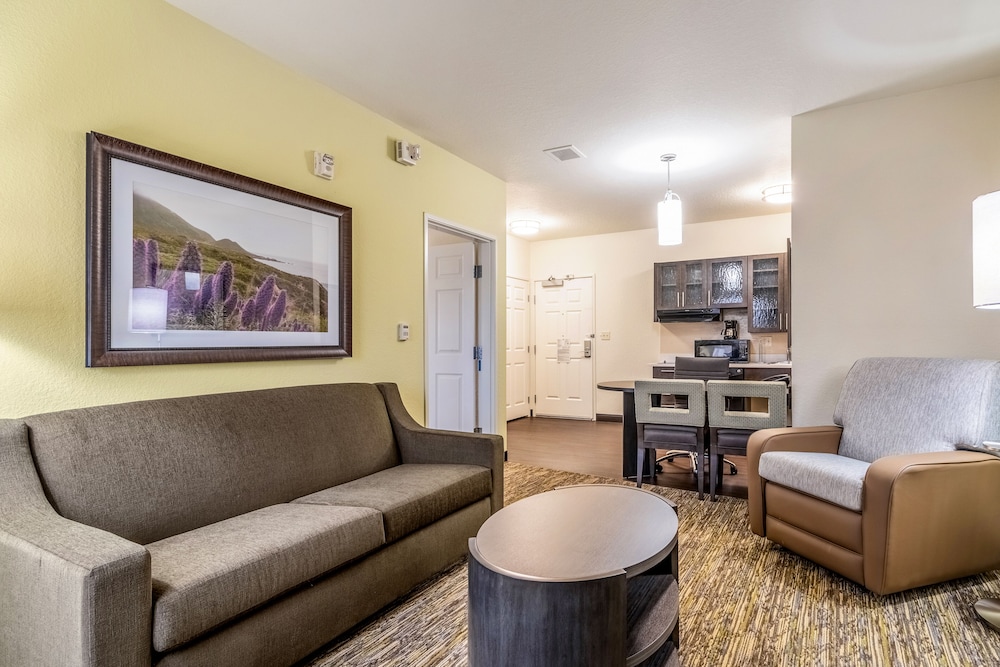 Suite, 1 Bedroom, Roll-in Shower (Communications)