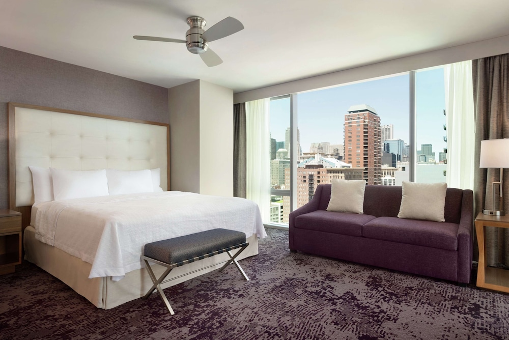 Studio, 1 King Bed, Corner