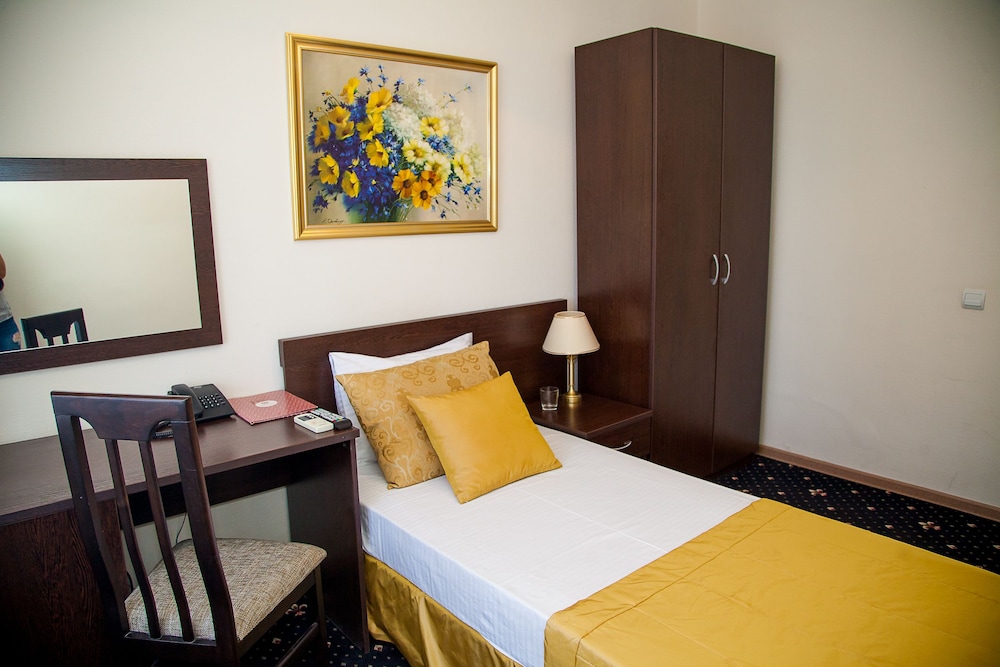 Economy Single Room, Shared Bathroom photo 1