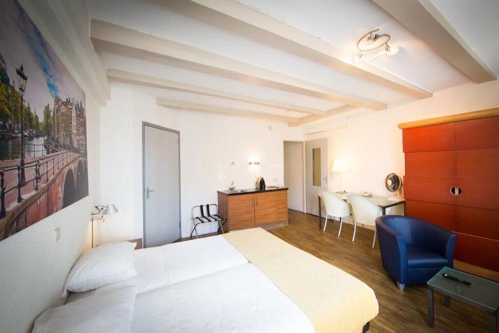 Double or Twin Room, 2 Twin Beds photo 3