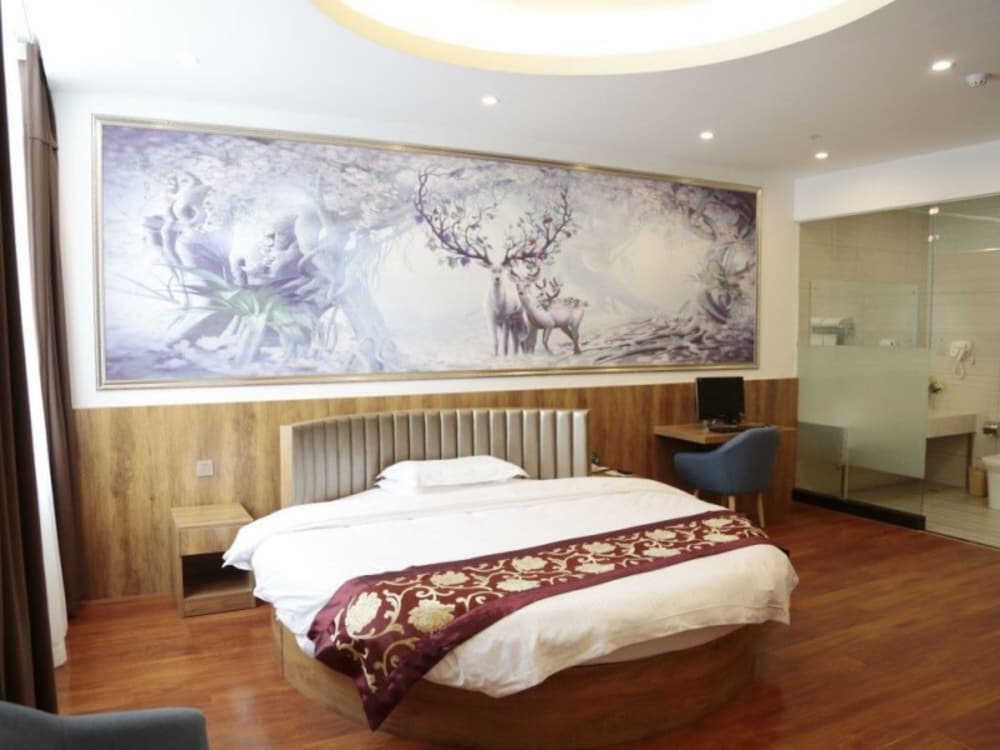 Room, 1 King Bed photo 1