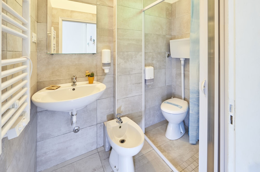 Triple Room, Balcony - Photo 4