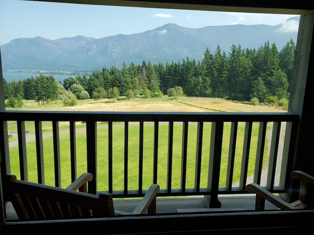 Suite (Gorge) - Photo 4
