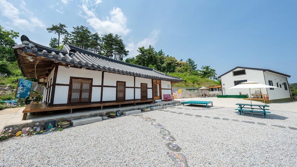 Basic Room, 2 Bedrooms (Anchae) photo 3