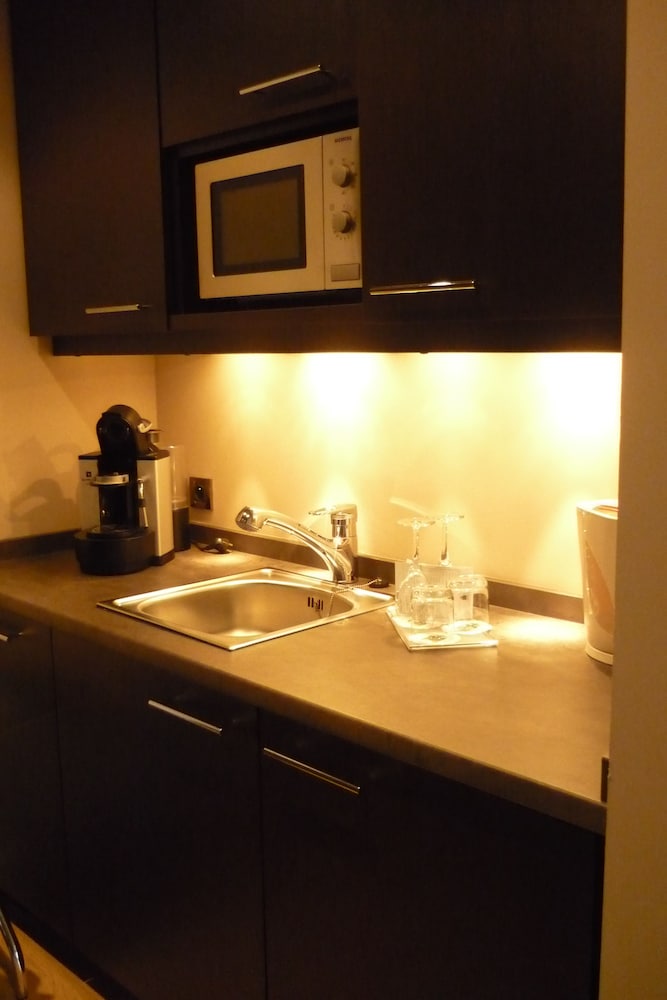 Suite - Photo 4