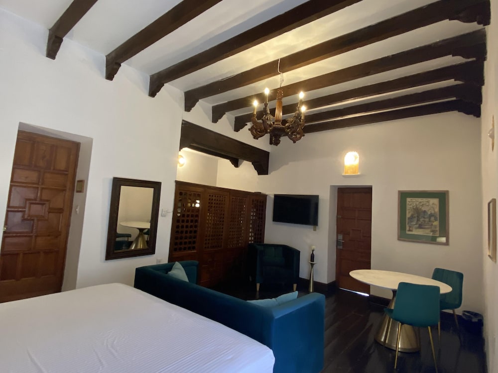 Romantic Suite with a Bathtub - Photo 7