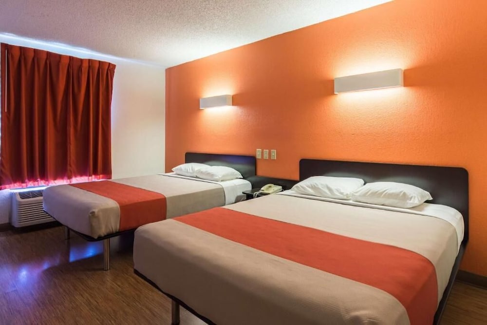 Standard Room, 2 Double Beds, Non Smoking - Photo 4