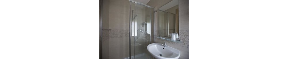 Quadruple Room - Photo 3