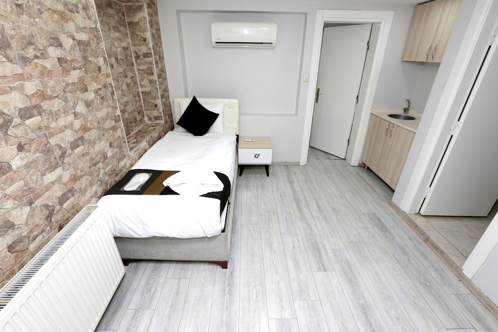 Deluxe Suite photo 2