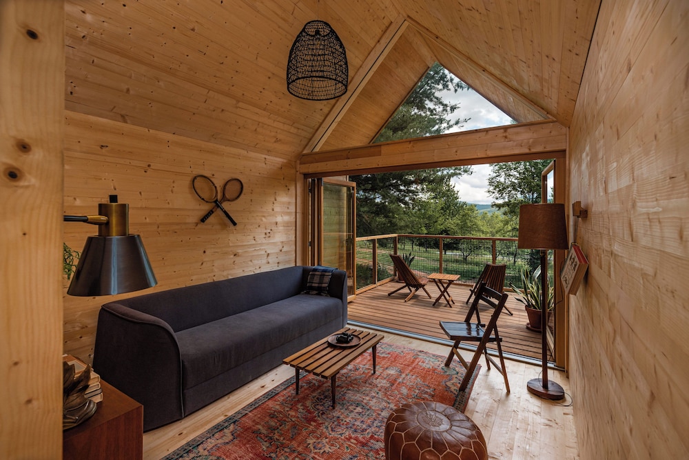 Lushna Suite