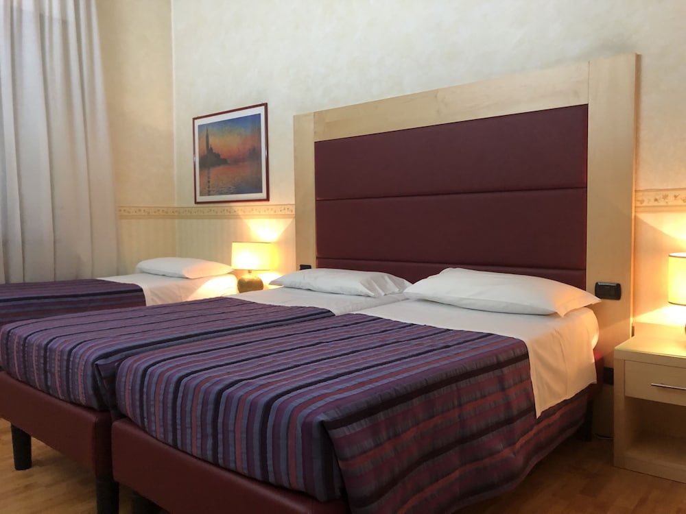 Classic Triple Room - Photo 1