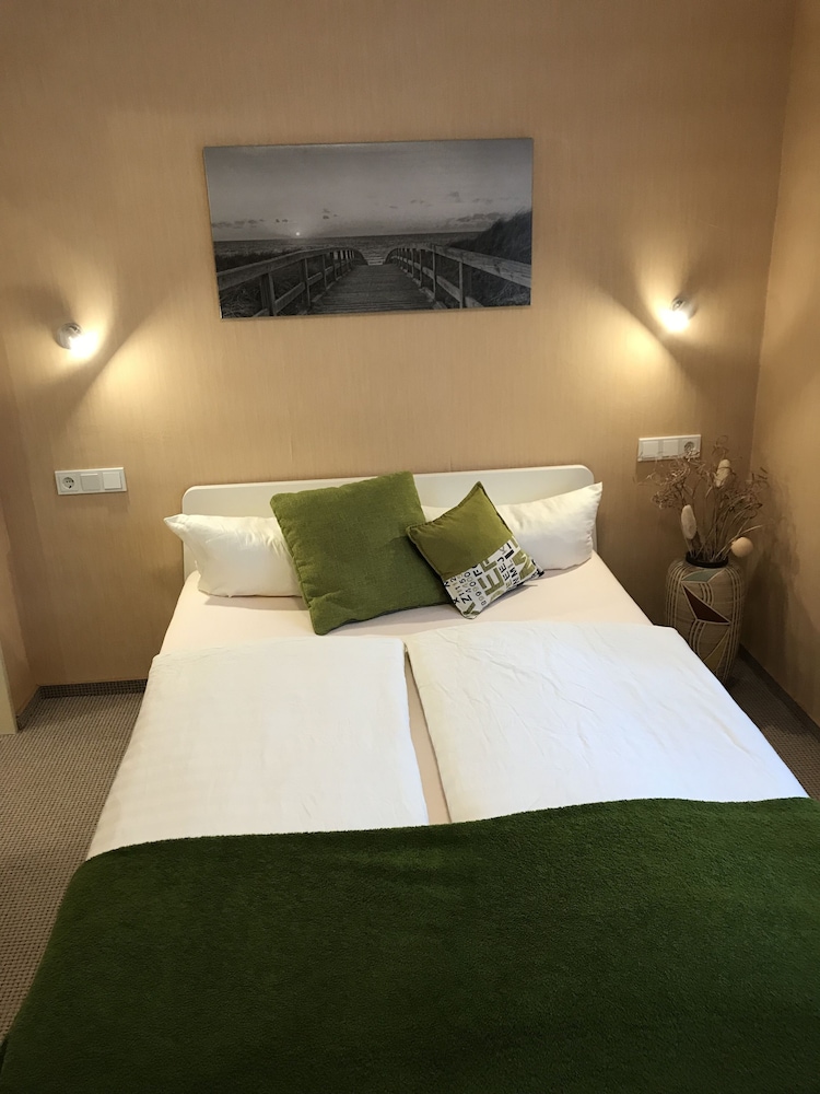 Standard Double Room photo 2