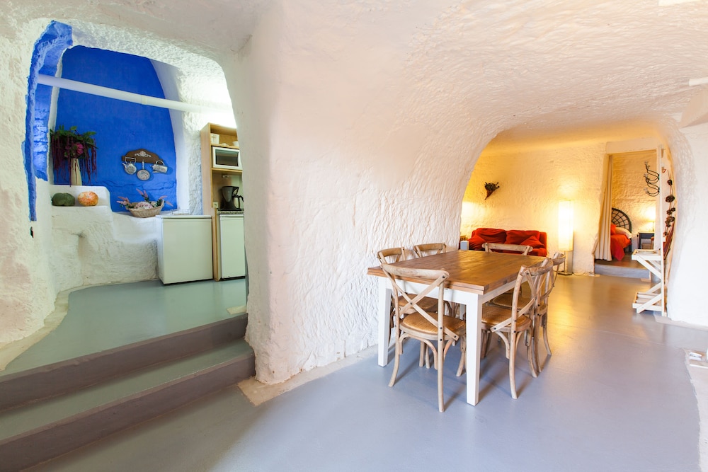 Deluxe Apartment, 3 Bedrooms, Terrace, City View photo 3