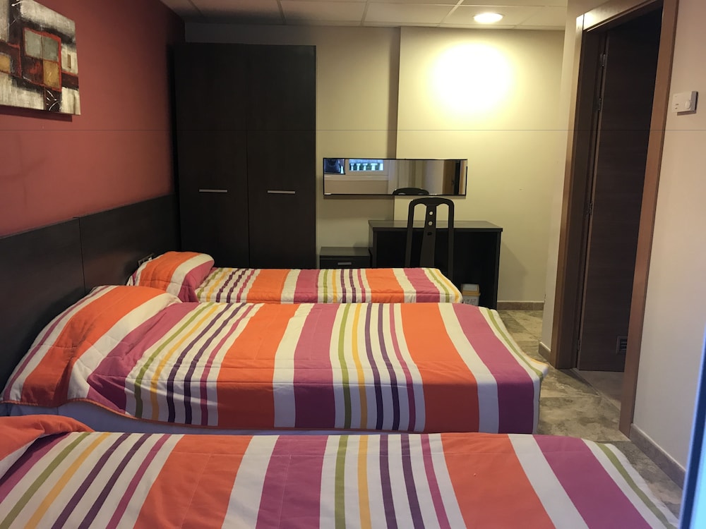 Basic Triple Room