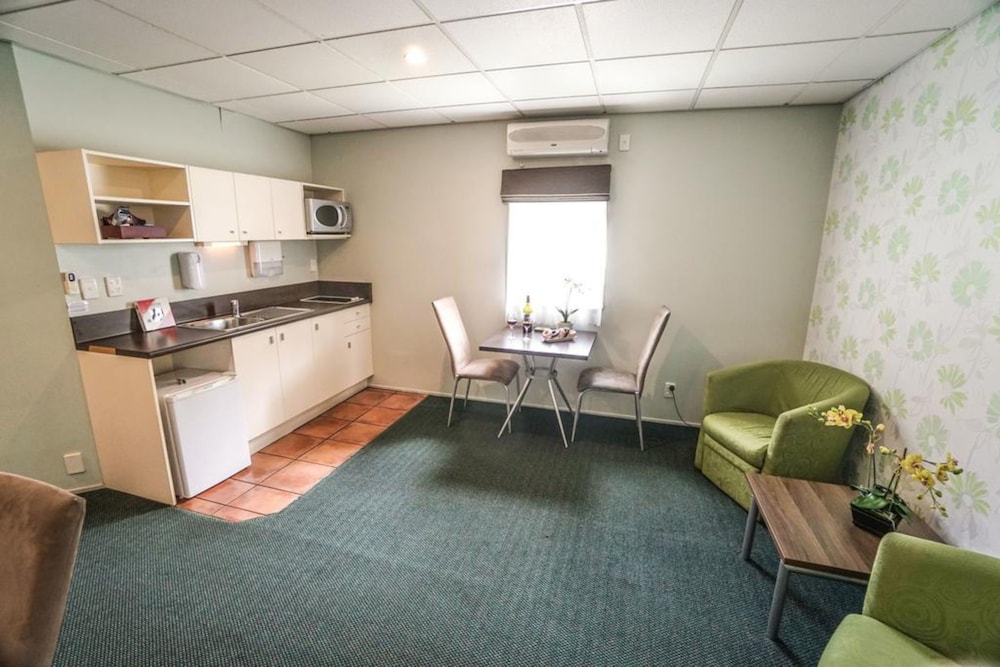 1 Bedroom Unit - Photo 3