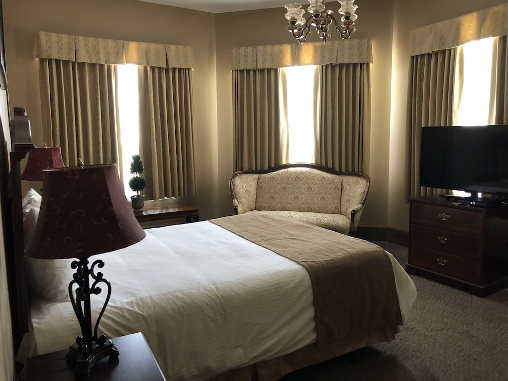 Signature Room, 1 Queen Bed, Corner photo 2