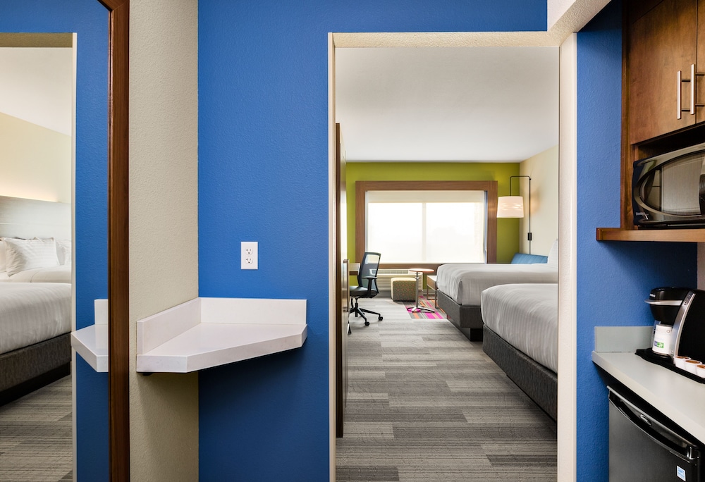 Suite, Multiple Beds
