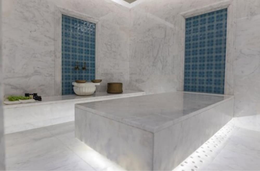 Royal Residence - Photo 7